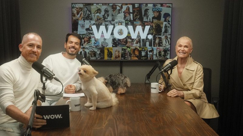 Xuxa Meneghel e sua pet Dorothy no WOWCast: Studio CB é pet friendly e oferece conforto total para convidados VIPs.